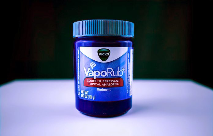 vicks vaporubs